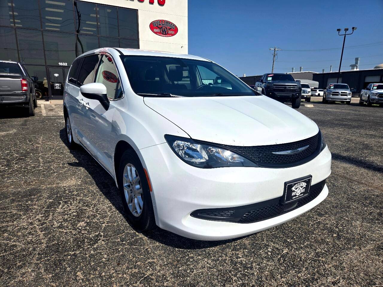 2022 Chrysler Voyager LX — Minivan — 117,501 mi — Abilene, TX