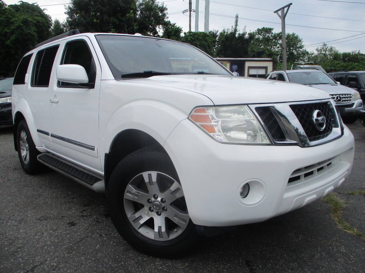 2011 Nissan Pathfinder Silver — SUV — 125,574 mi — Mount Sinai, NY