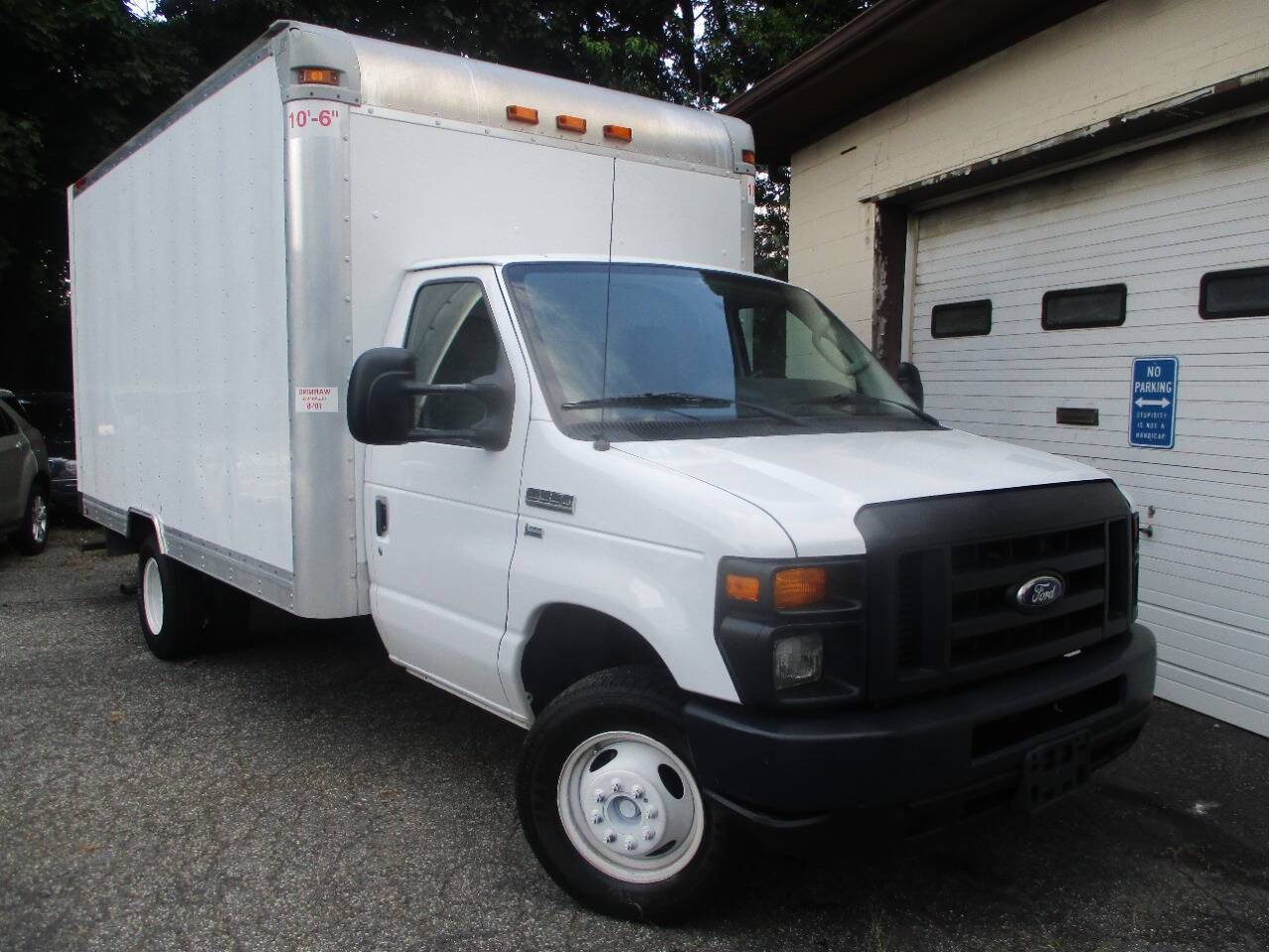 2016 Ford Econoline Commercial Cutaway E-350 — Chassis Cab Truck — 71,988 mi — Mount Sinai, NY