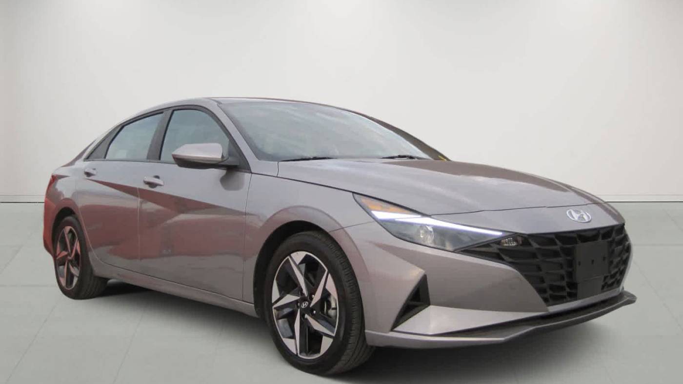 2023 Hyundai Elantra SEL — Sedan — 8,235 mi — Belmont, MA