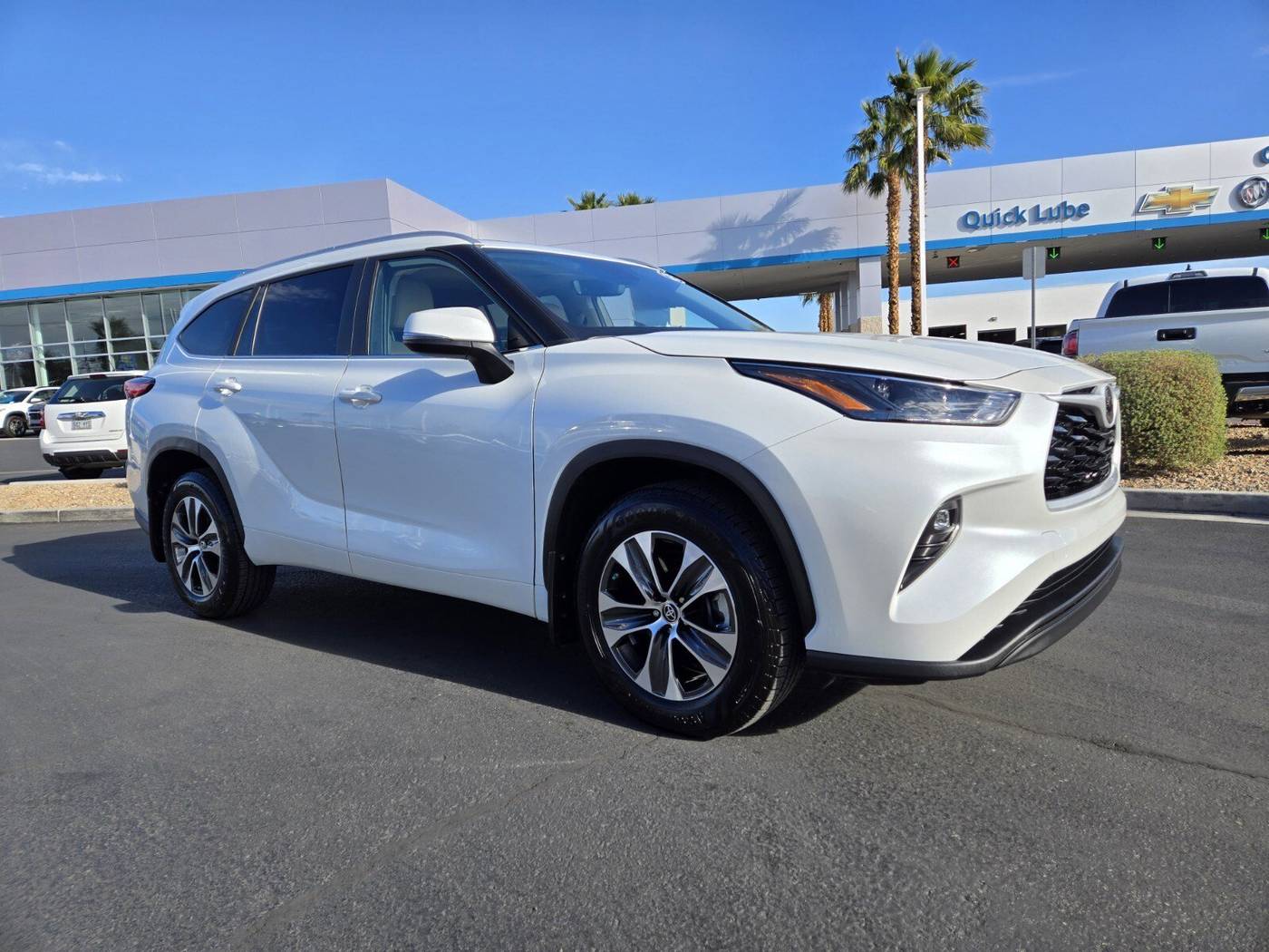 2023 Toyota Highlander XLE — SUV — 35,200 mi — Las Vegas, NV