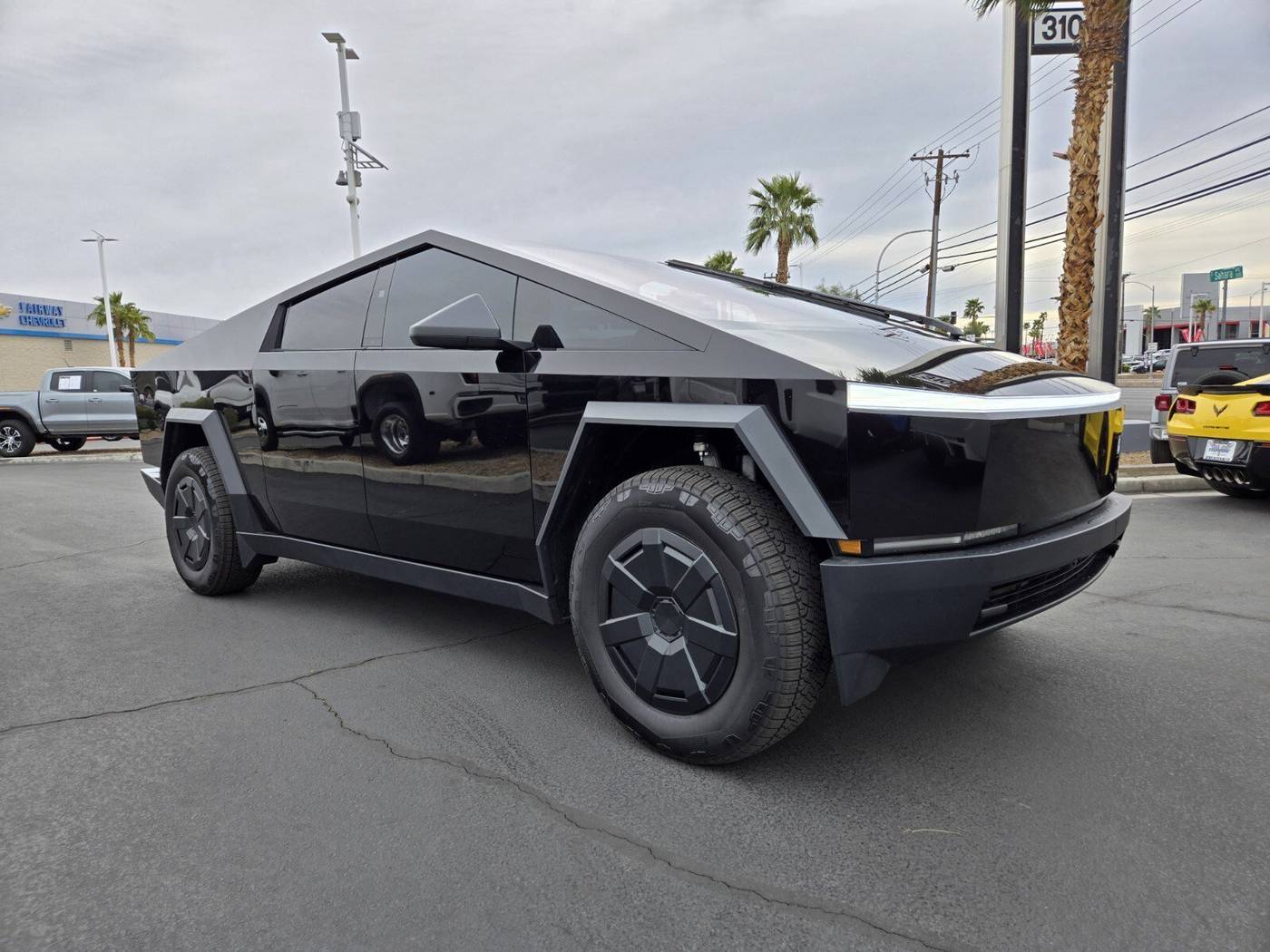 2024 Tesla Cybertruck Standard — Pickup Truck — 1,500 mi — Las Vegas, NV