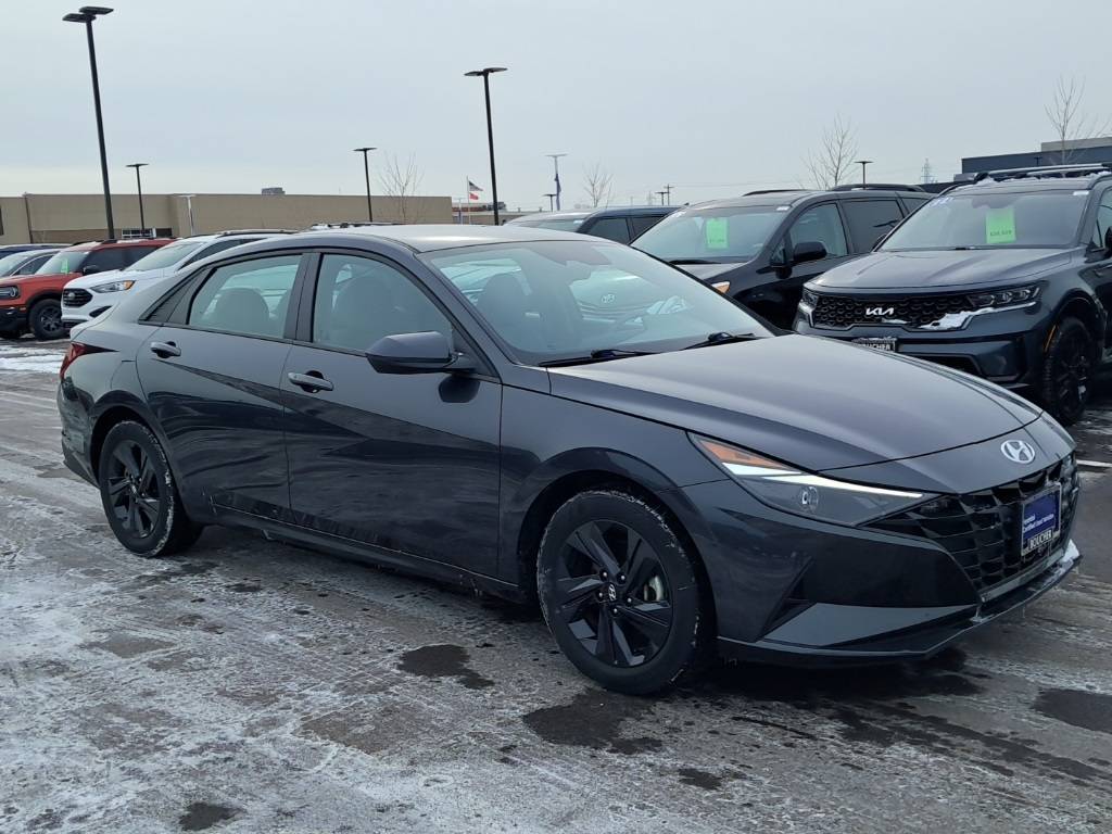 2022 Hyundai Elantra SEL — Sedan — 19,918 mi — Waukesha, WI