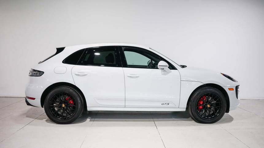 New Porsche Macan in Stock in Beaverton