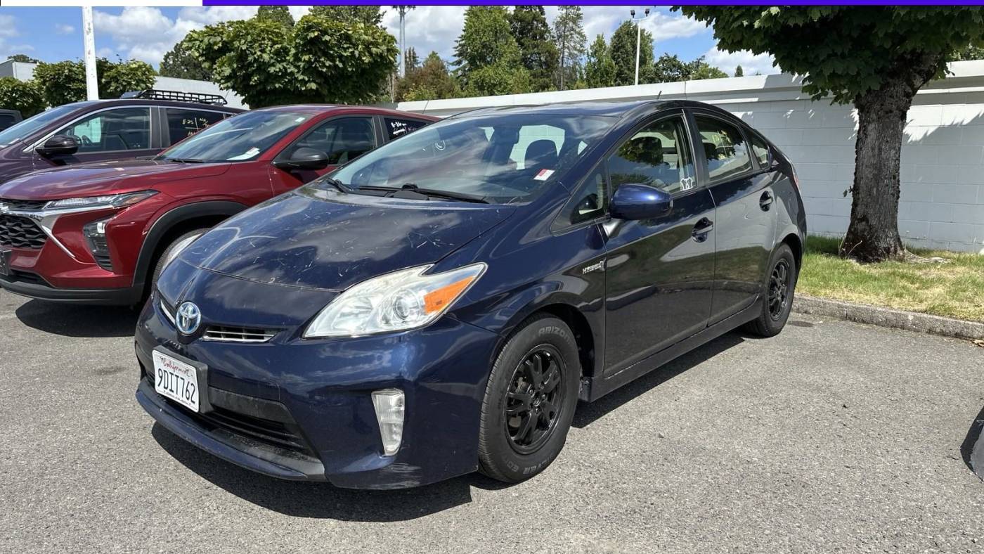 2015 Toyota Prius Three — Hatchback — 286,256 mi — Milwaukie, OR