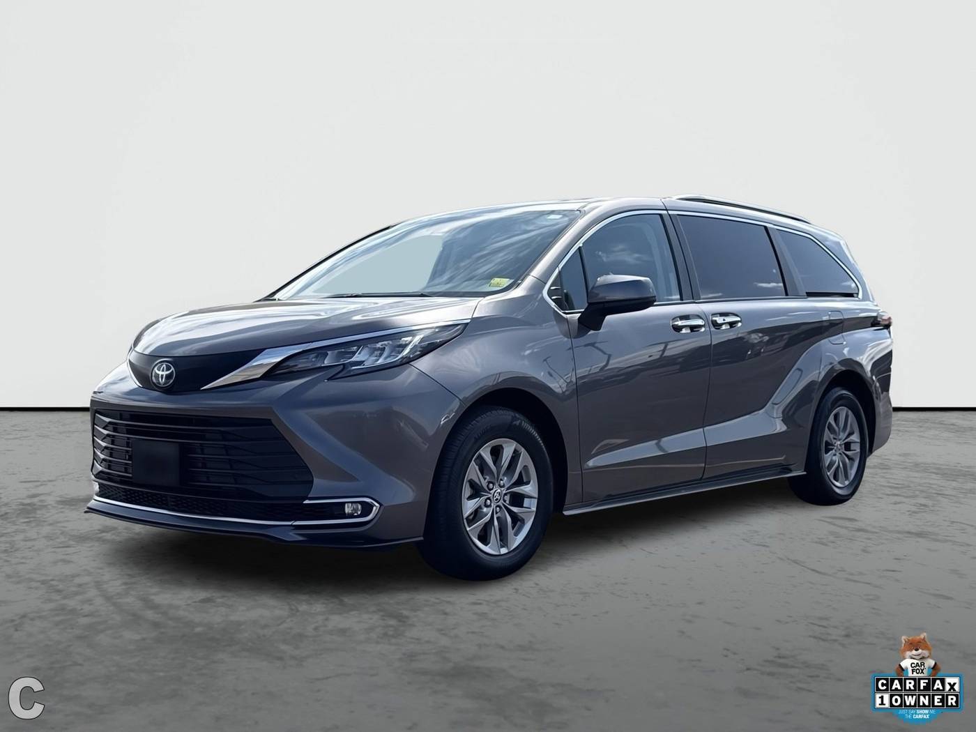 2023 Toyota Sienna XLE — Minivan — 64,680 mi — Phoenix, AZ