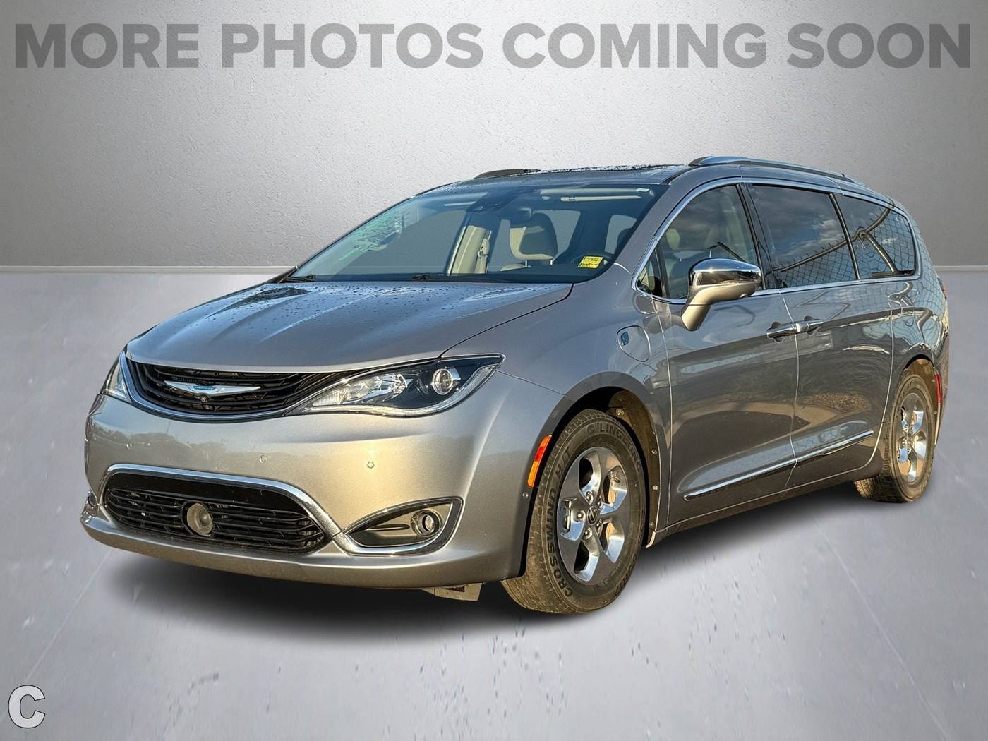 2018 Chrysler Pacifica Hybrid Limited — Minivan — 68,161 mi — Phoenix, AZ