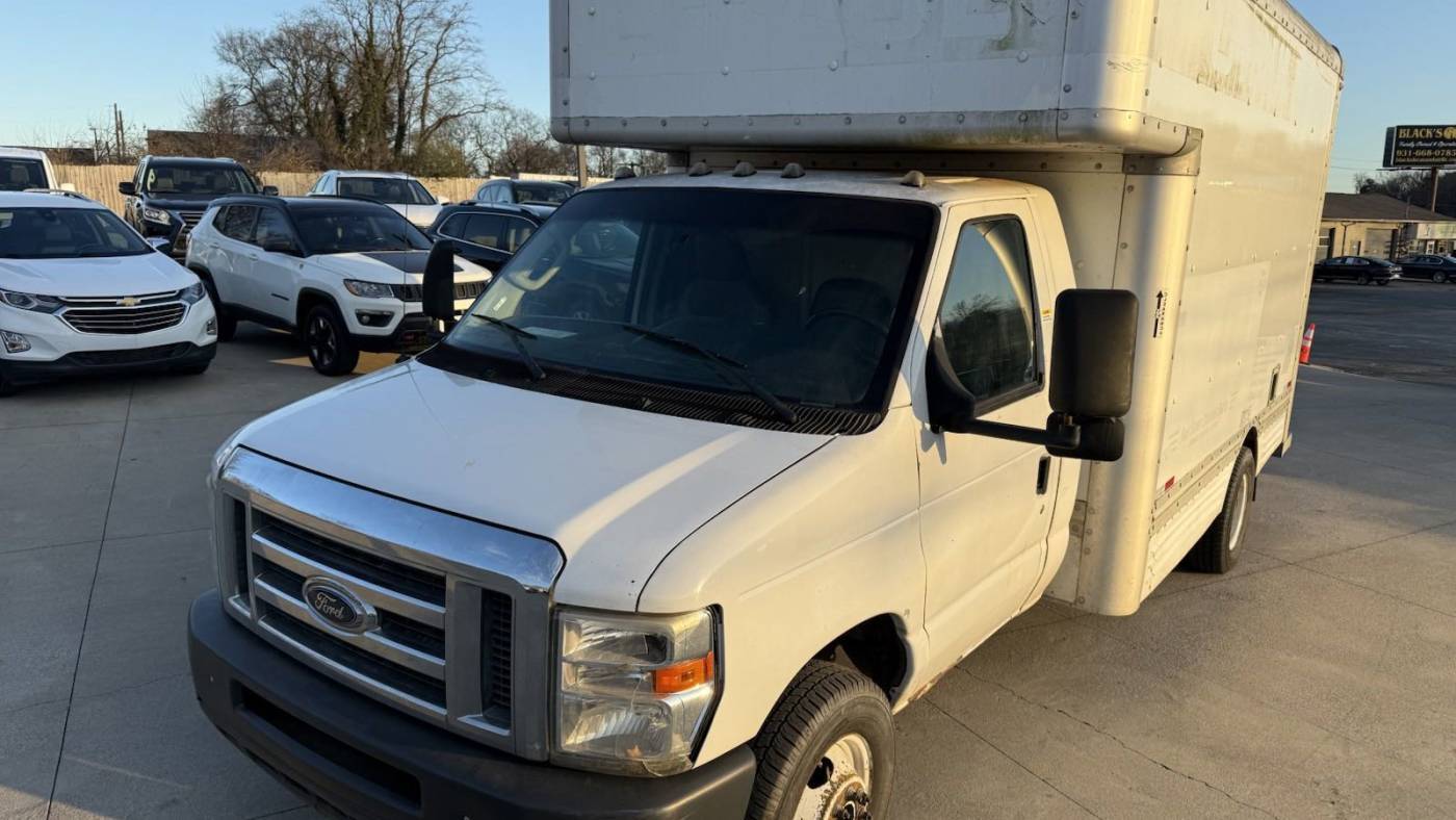 2012 Ford Econoline Commercial Cutaway E-450 — Chassis Cab Truck — 150,700 mi — Murfreesboro, TN