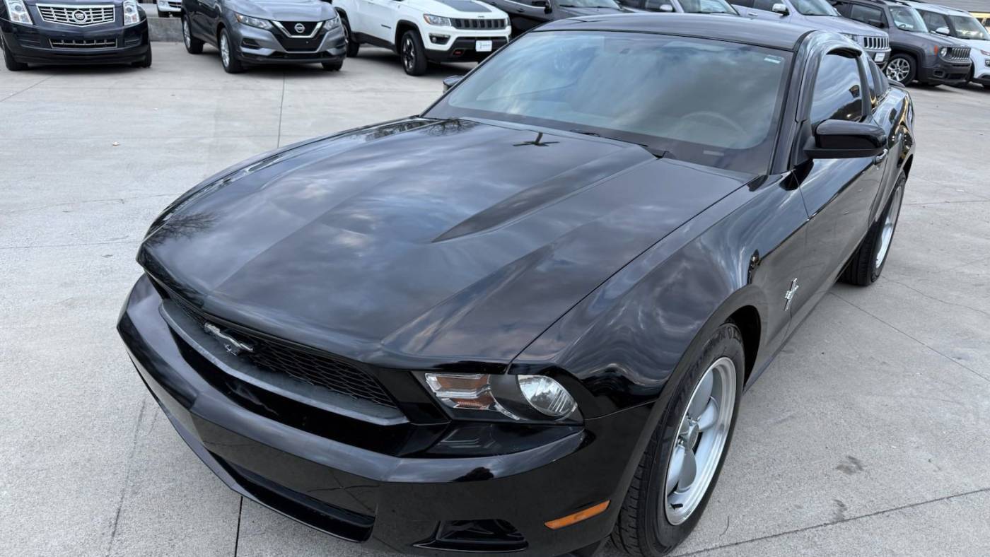 2011 Ford Mustang V6 — Coupe — 88,155 mi — Murfreesboro, TN