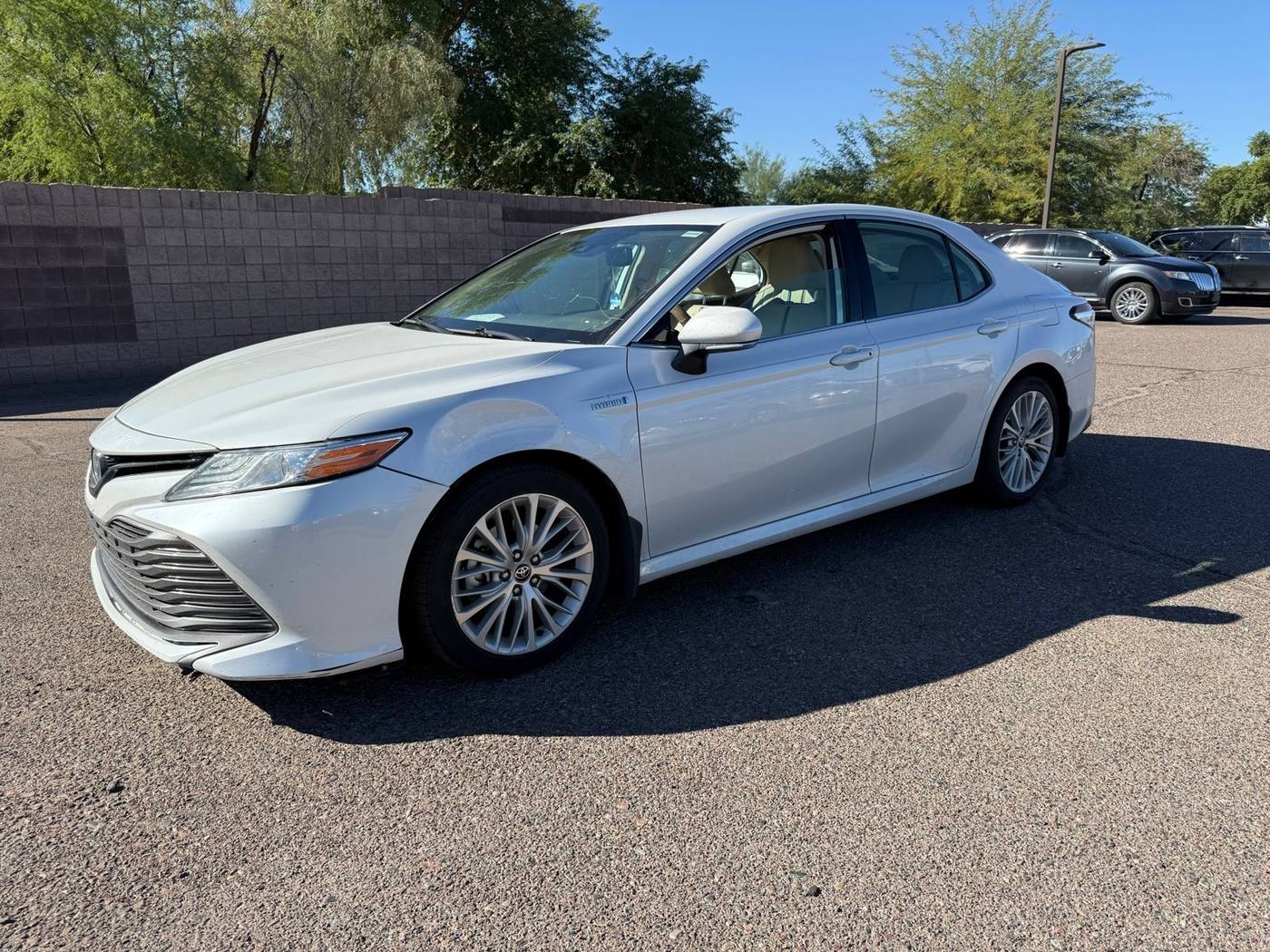 2020 Toyota Camry Hybrid XLE — Sedan — 94,400 mi — Scottsdale, AZ