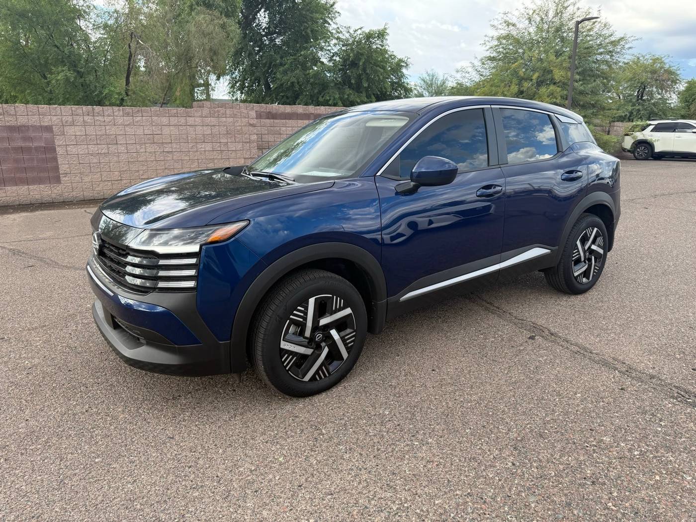 2025 Nissan Kicks SV — SUV — 395 mi — Scottsdale, AZ