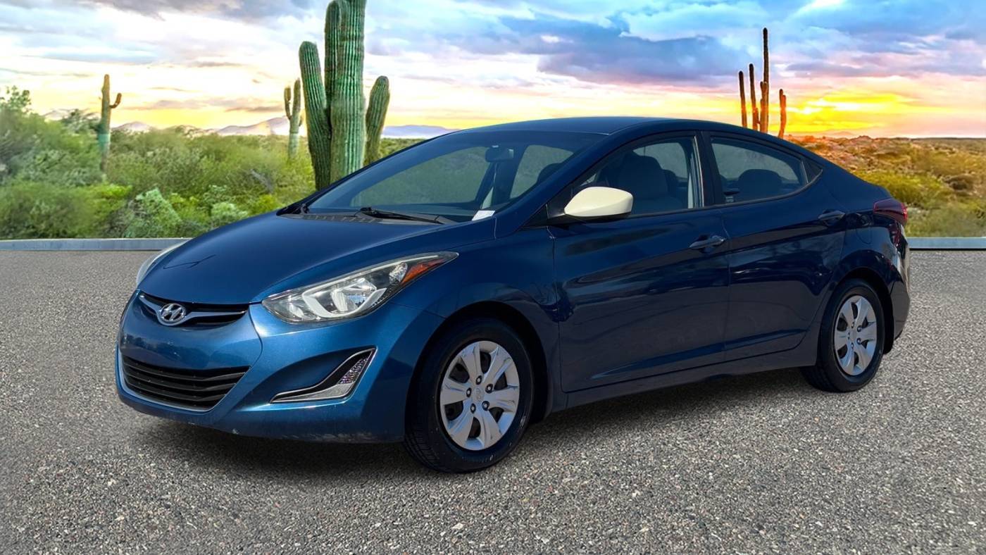 2016 Hyundai Elantra SE — Sedan — 136,124 mi — Scottsdale, AZ