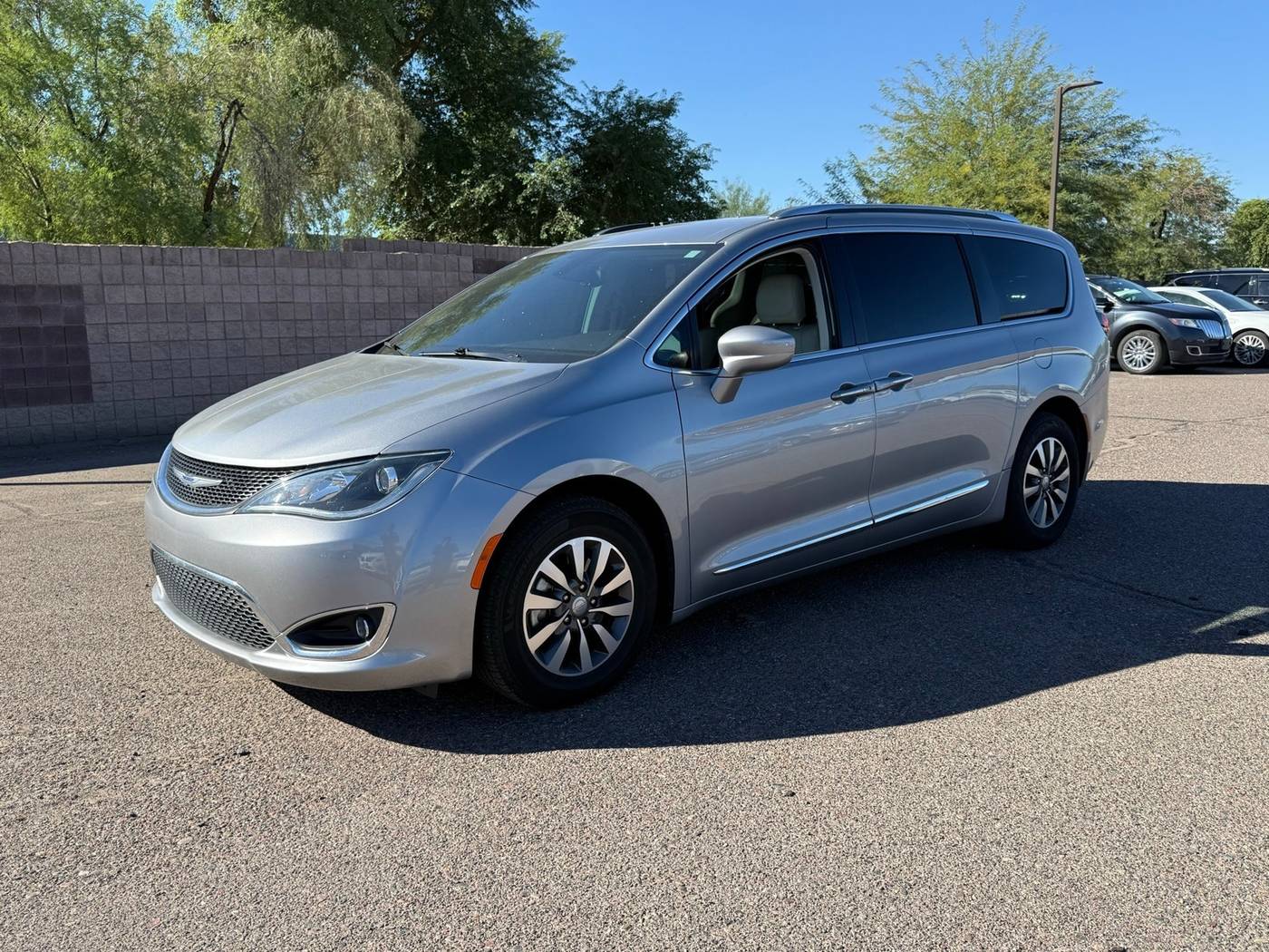 2020 Chrysler Pacifica Touring L Plus — Minivan — 67,181 mi — Scottsdale, AZ
