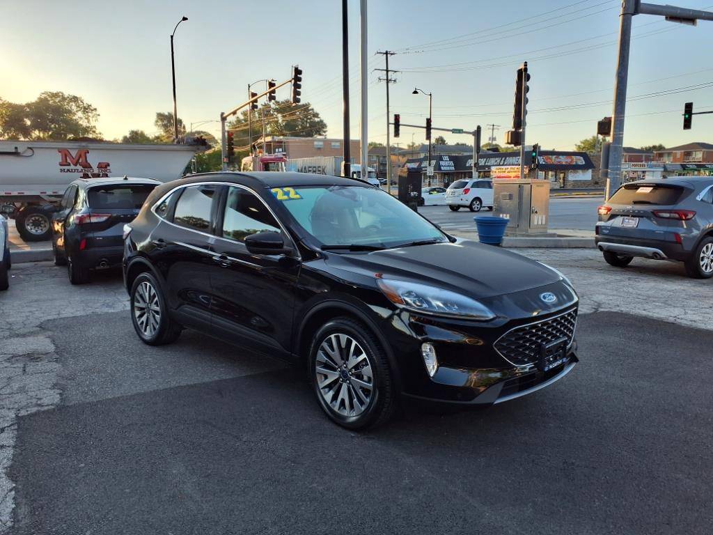 2022 Ford Escape Titanium — SUV — 43,919 mi — Chicago, IL