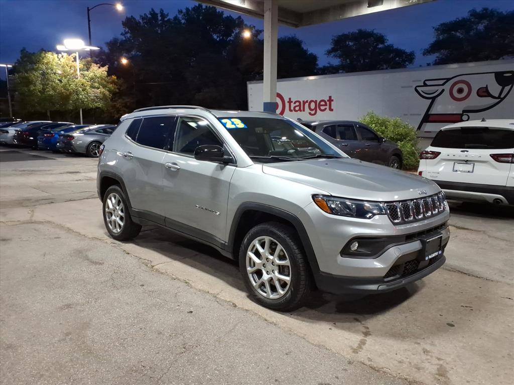2023 Jeep Compass Latitude Lux — SUV — 30,124 mi — Chicago, IL