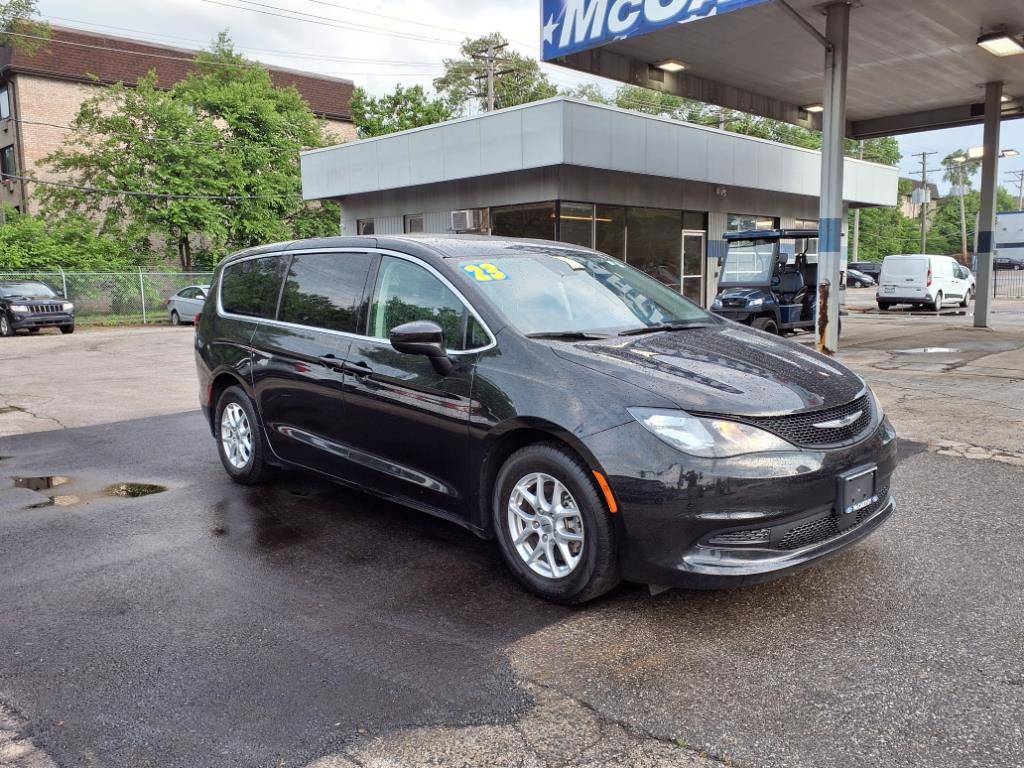 2023 Chrysler Voyager LX — Minivan — 66,115 mi — Chicago, IL
