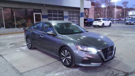 2022 Nissan Altima SV — Sedan — 62,379 mi — Chicago, IL