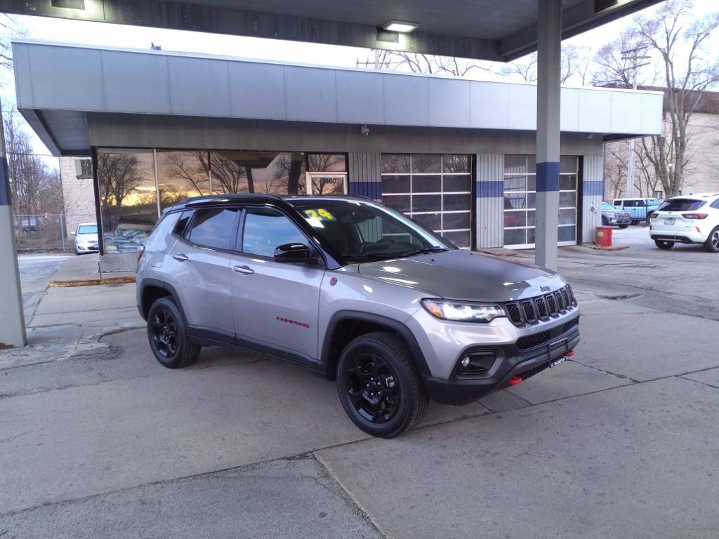 2024 Jeep Compass Trailhawk — SUV — 30,872 mi — Chicago, IL