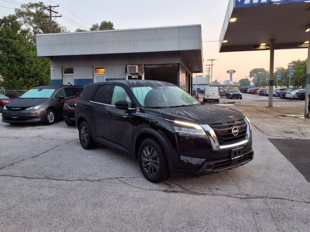 2022 Nissan Pathfinder S — SUV — 101,208 mi — Chicago, IL