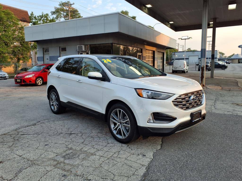 2024 Ford Edge Titanium — SUV — 8,935 mi — Chicago, IL