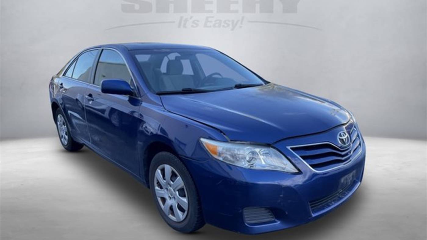 2011 Toyota Camry LE — Sedan — 122,136 mi — Alexandria, VA