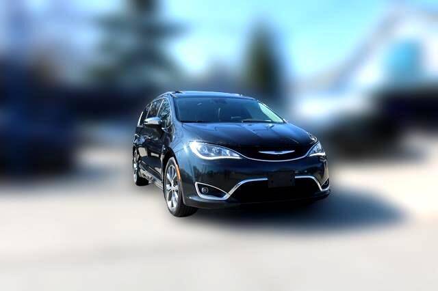 2017 Chrysler Pacifica Limited — Minivan — 114,606 mi — Detroit, MI