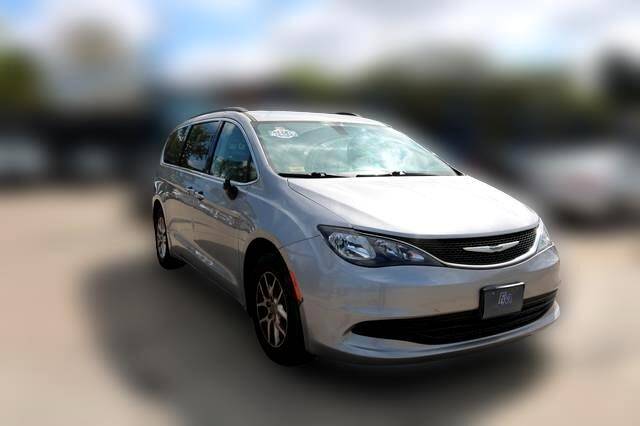 2020 Chrysler Voyager LXI — Minivan — 90,309 mi — Detroit, MI