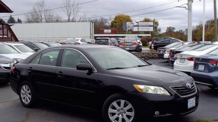 2008 Toyota Camry XLE V6 — Sedan — 182,474 mi — Mundelein, IL