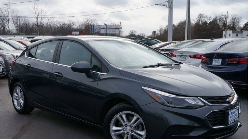2018 Chevrolet Cruze LT — Hatchback — 34,586 mi — Mundelein, IL