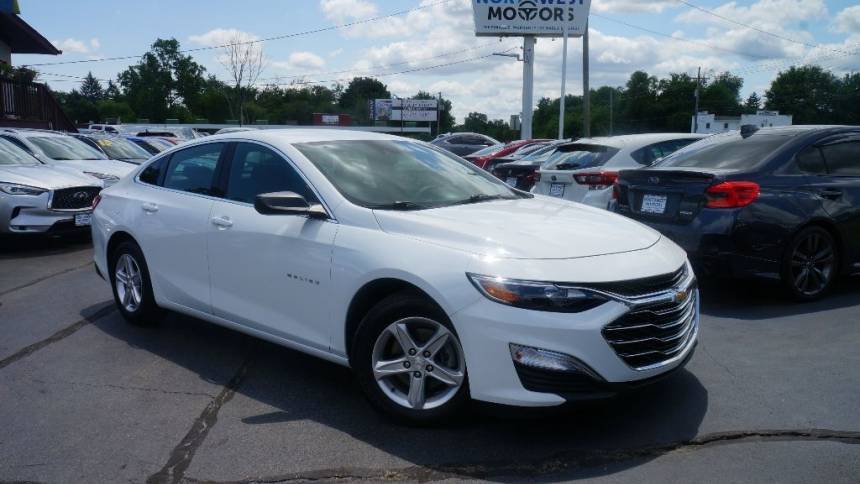 2023 Chevrolet Malibu LS — Sedan — 17,229 mi — Mundelein, IL