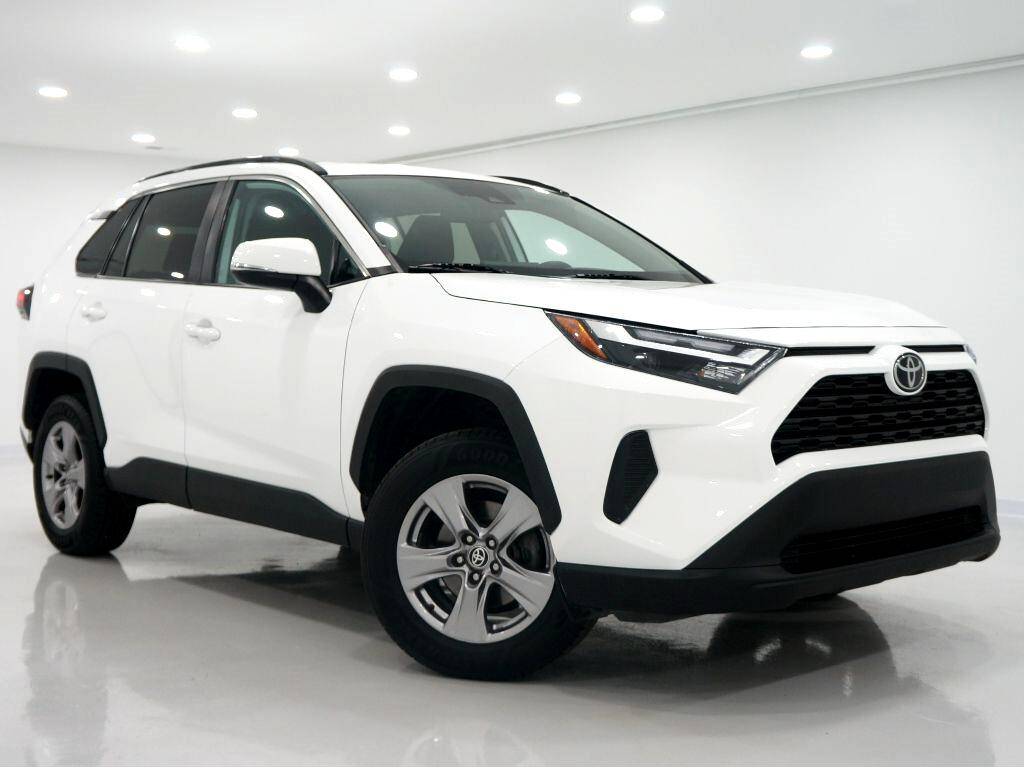 2022 Toyota RAV4 XLE — SUV — 121,526 mi — Mundelein, IL