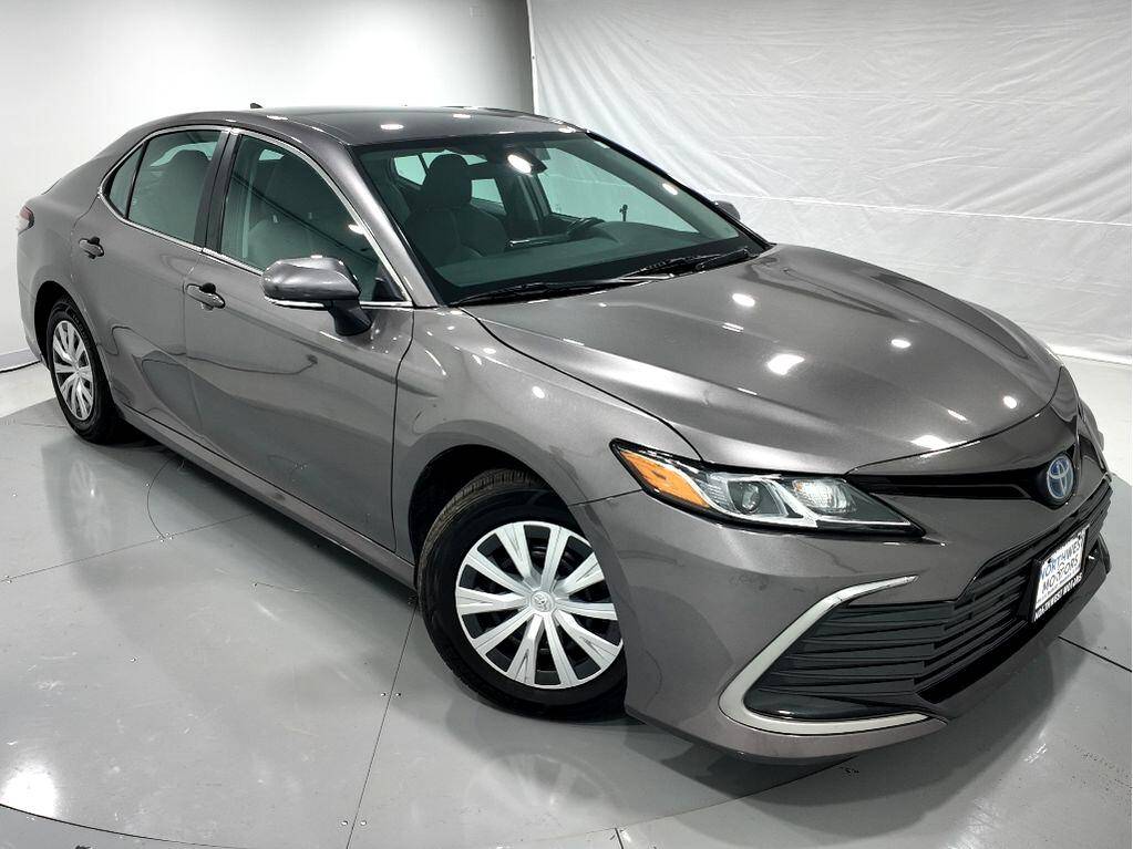 2022 Toyota Camry Hybrid LE — Sedan — 38,710 mi — Mundelein, IL