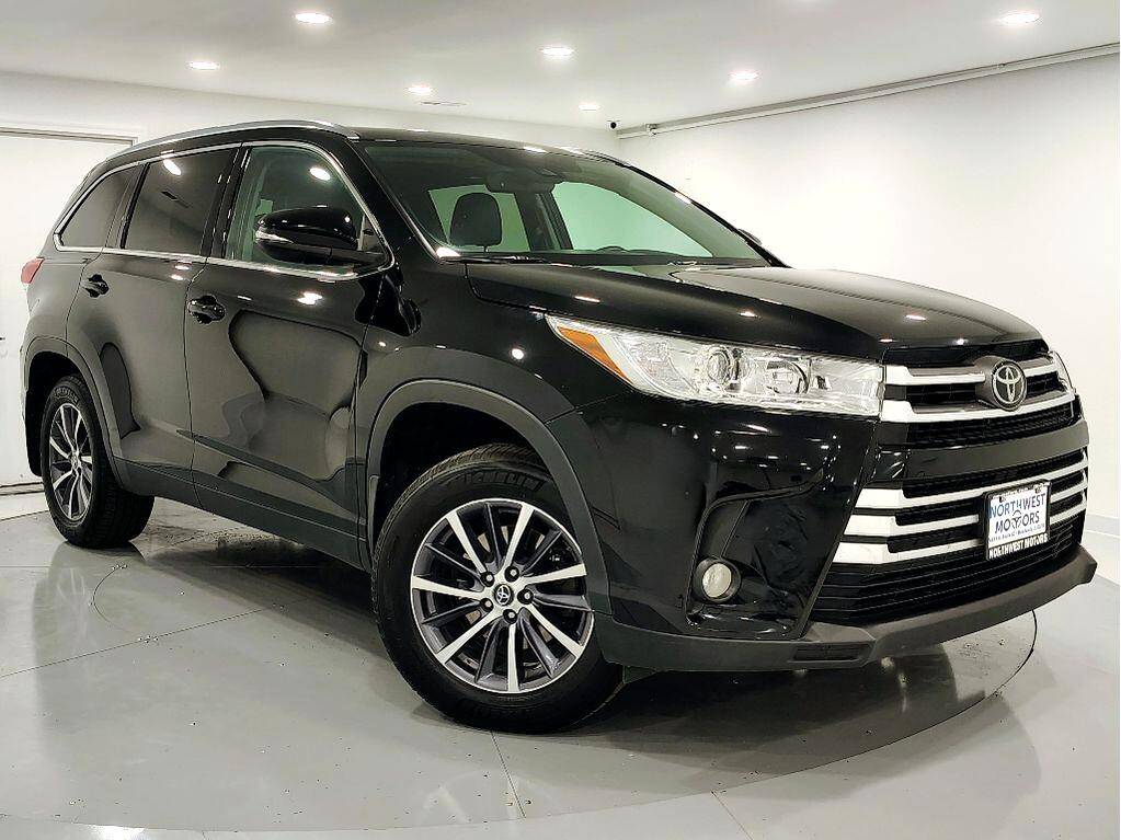 2019 Toyota Highlander XLE — SUV — 98,813 mi — Mundelein, IL