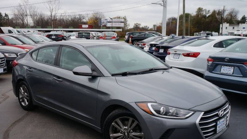 2018 Hyundai Elantra SEL — Sedan — 105,292 mi — Mundelein, IL
