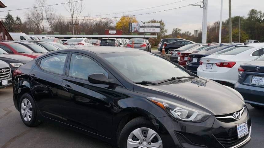 2016 Hyundai Elantra SE — Sedan — 138,168 mi — Mundelein, IL