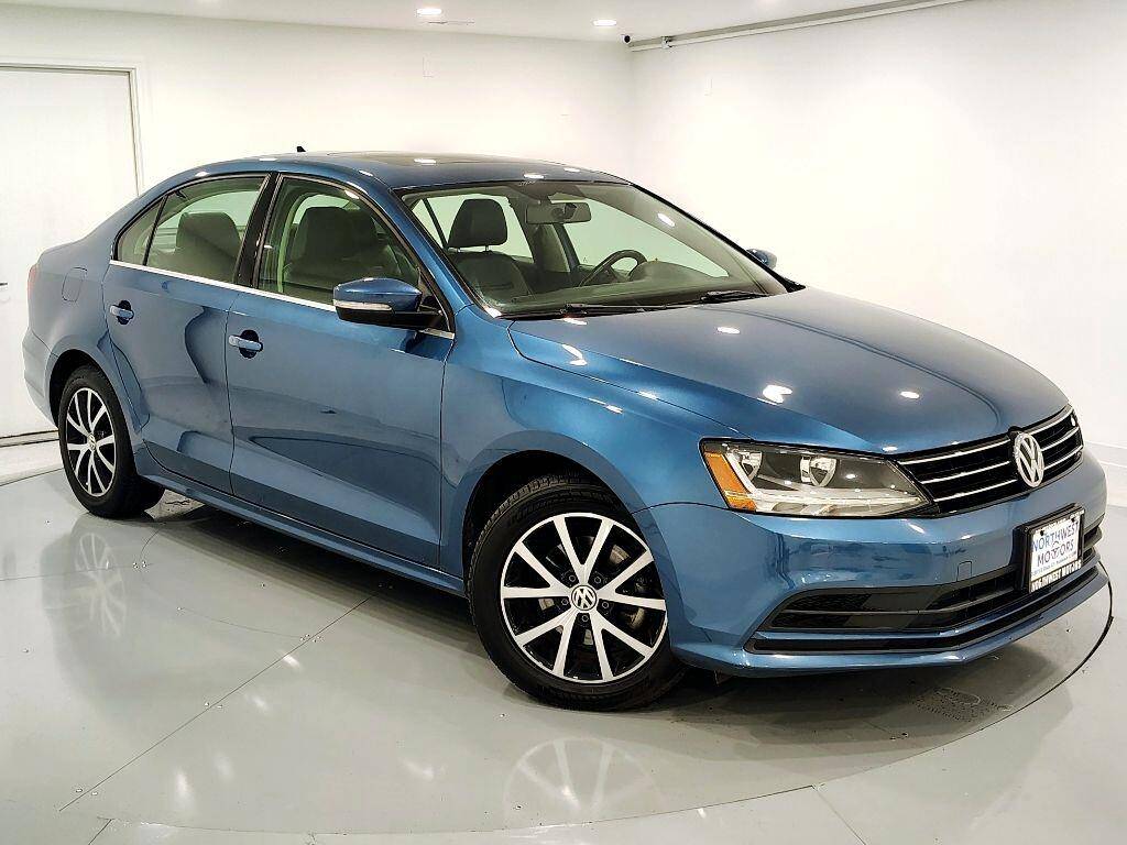 2017 Volkswagen Jetta 1.4T SE — Sedan — 72,569 mi — Mundelein, IL