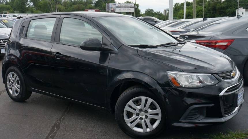2020 Chevrolet Sonic LT — Sedan — 60,907 mi — Mundelein, IL