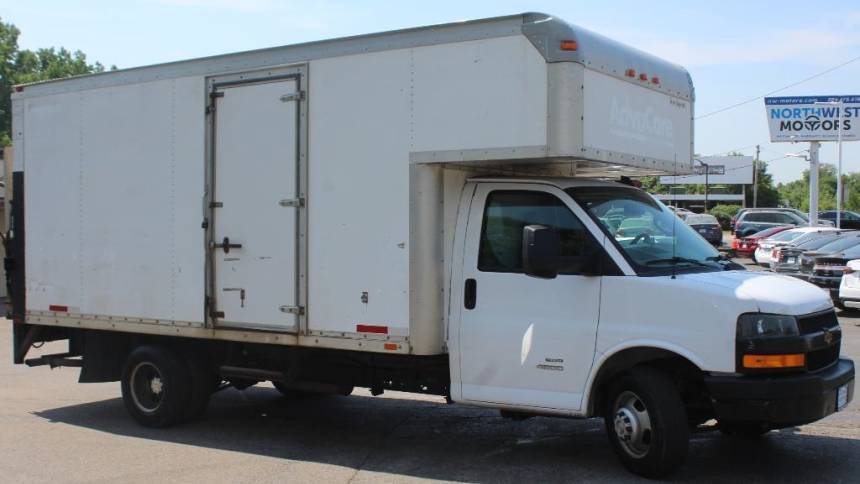 2018 Chevrolet Express Commercial Cutaway 4500 — Chassis Cab Truck — 136,670 mi — Mundelein, IL