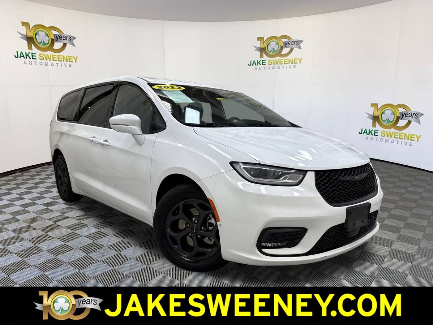 2022 Chrysler Pacifica Hybrid Touring L — Minivan — 79,108 mi — Florence, KY