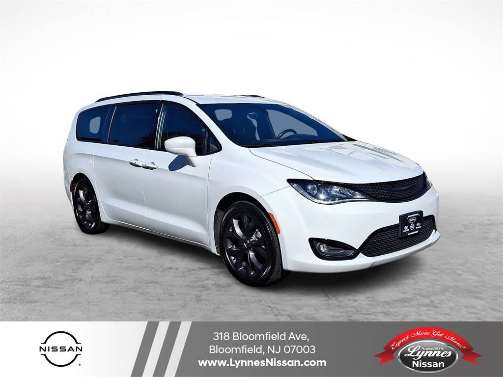 2018 Chrysler Pacifica Touring Plus — Minivan — 94,414 mi — Bloomfield, NJ
