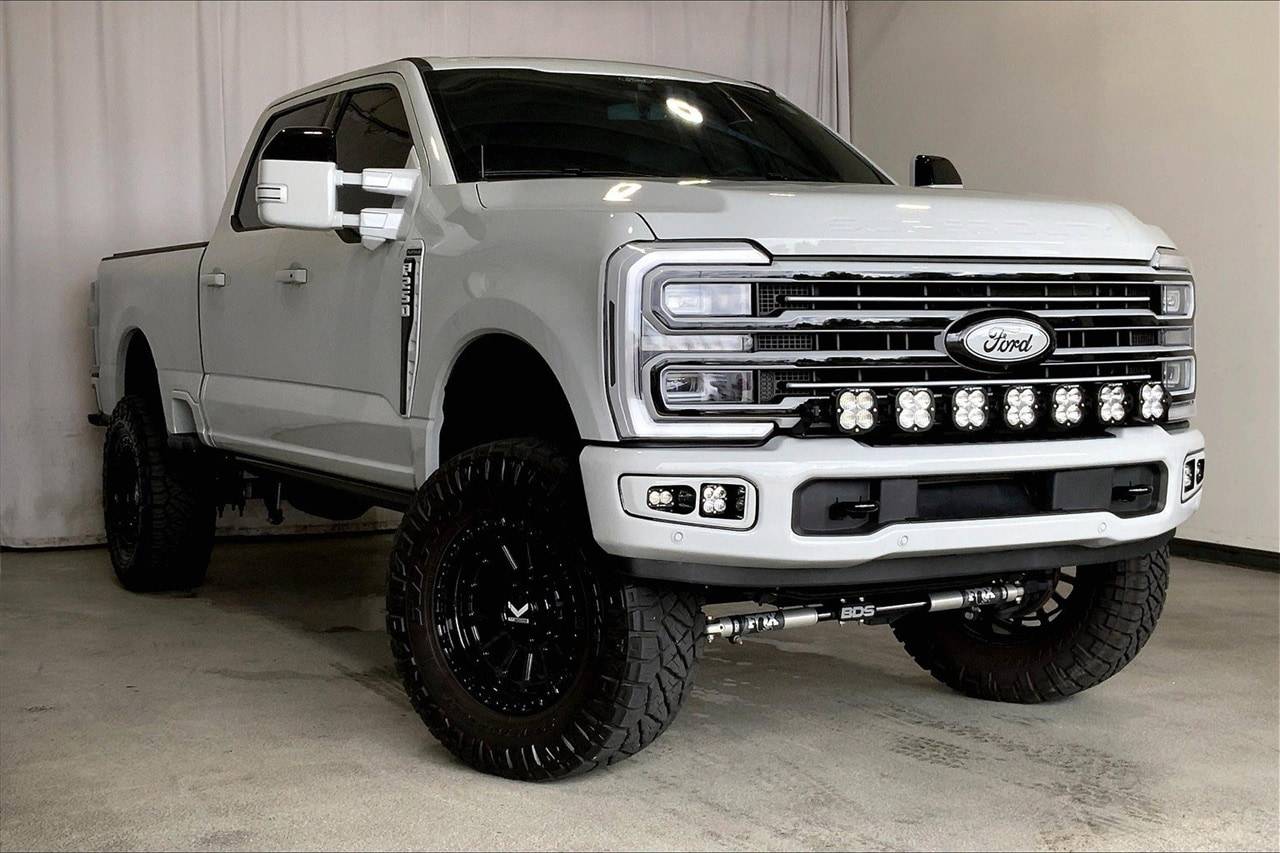 2025 Ford Super Duty F-250 Platinum — Pickup Truck — 3,783 mi — Houston, TX