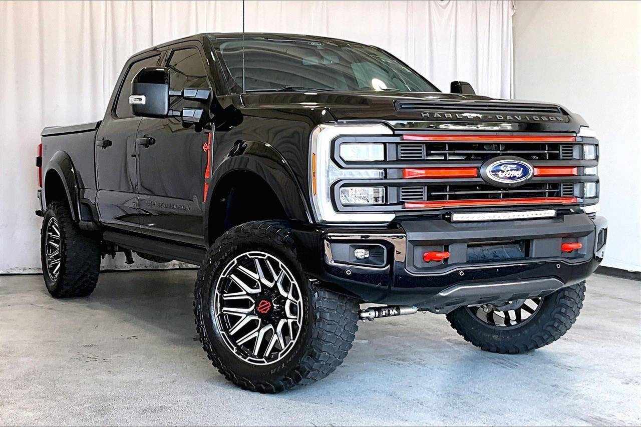 2024 Ford Super Duty F-250 LARIAT — Pickup Truck — 30,244 mi — Houston, TX