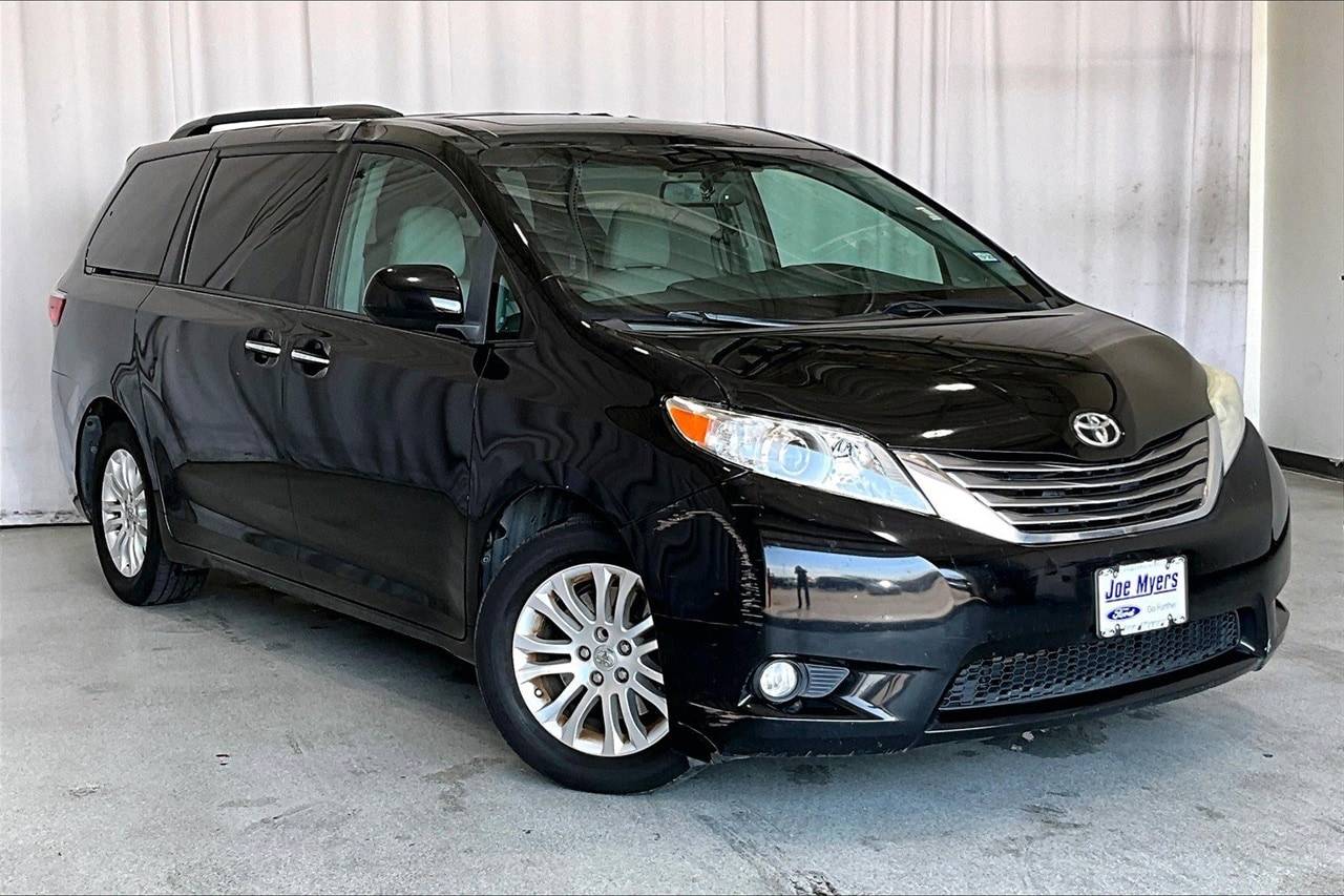 2016 Toyota Sienna XLE — Minivan — 100,673 mi — Houston, TX