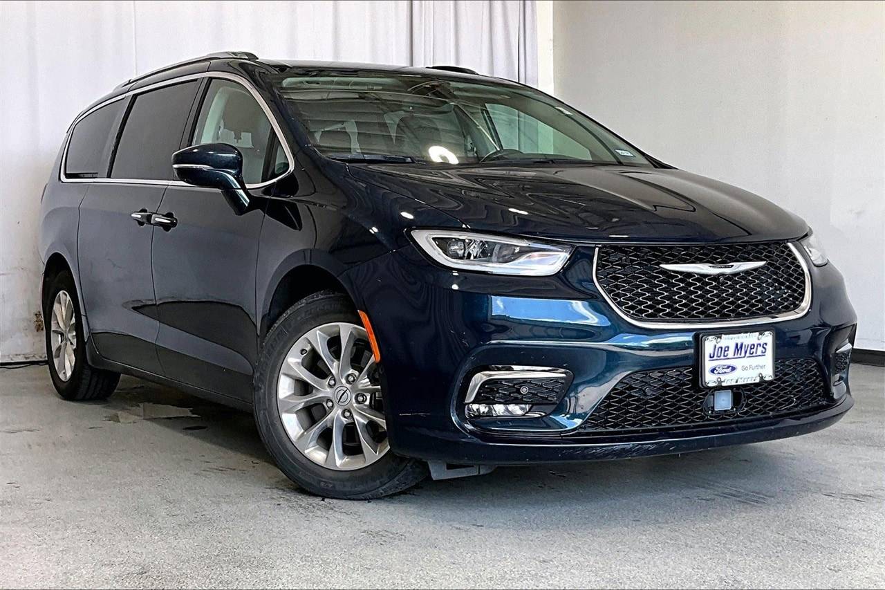2021 Chrysler Pacifica Touring L — Minivan — 53,853 mi — Houston, TX