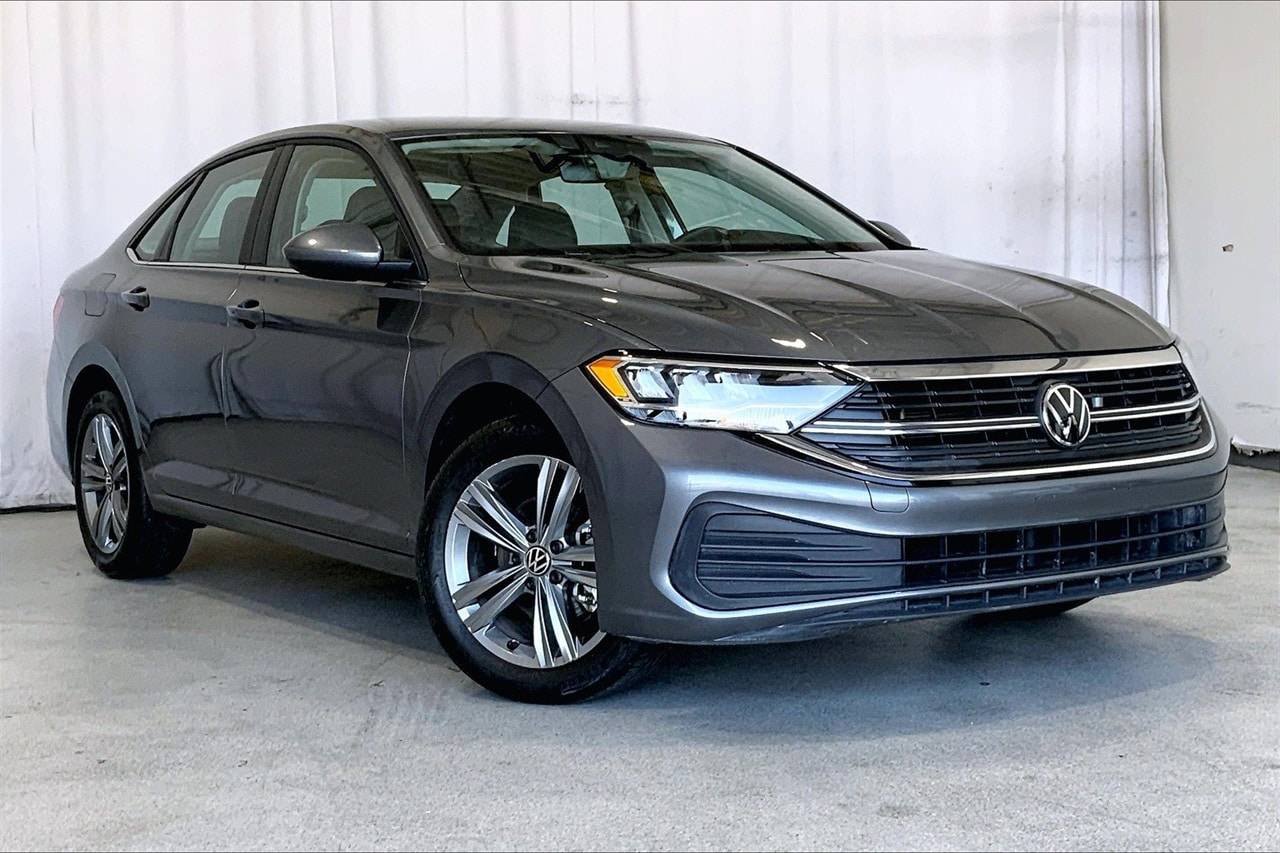 2024 Volkswagen Jetta SE — Sedan — 16,220 mi — Houston, TX