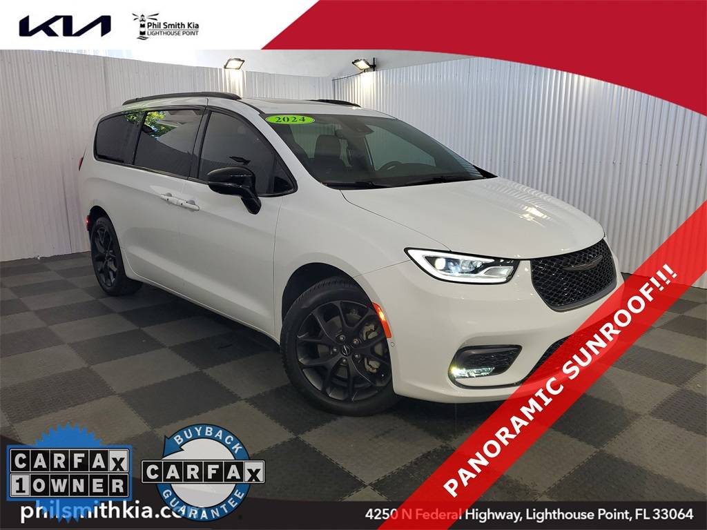 2024 Chrysler Pacifica Limited — Minivan — 9,319 mi — Lighthouse Point, FL