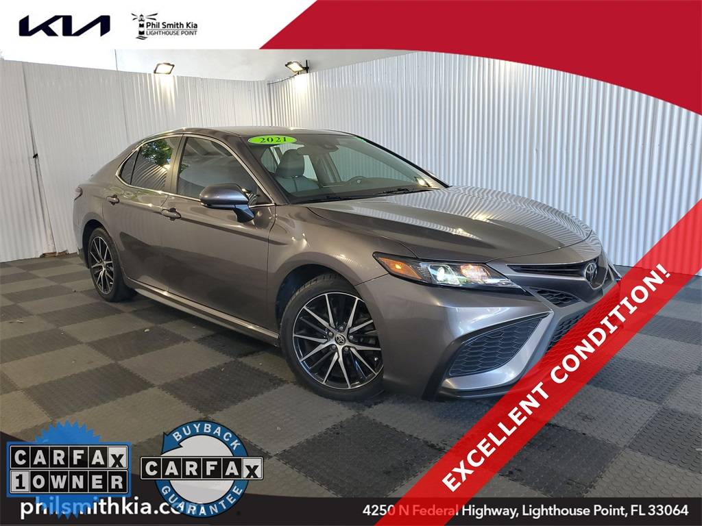 2021 Toyota Camry SE — Sedan — 71,601 mi — Lighthouse Point, FL