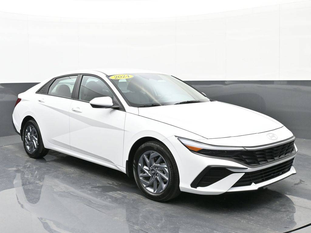 2024 Hyundai Elantra SEL — Sedan — 7,411 mi — Cookeville, TN