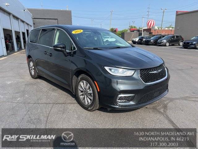 2024 Chrysler Pacifica Hybrid Select — Minivan — 57,050 mi — Indianapolis, IN