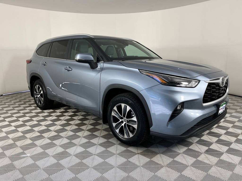 2023 Toyota Highlander XLE — SUV — 19,054 mi — Littleton, CO